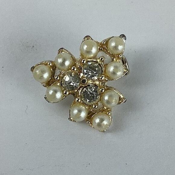 Vintage Fashion Jewelry 9 Pearls Clear Rhinestone Pin Brooch - Picture 1 of 3
